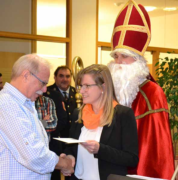 Gewinnsparzweckertragsüberreichung klein 