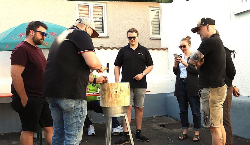 Beim Nageln klein