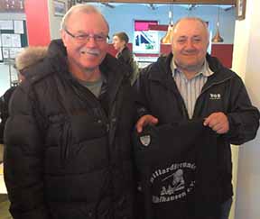 Geschenk an Vorstand klein 