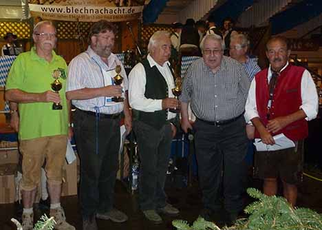 Ehrung für 40 Jahre Holzsägen